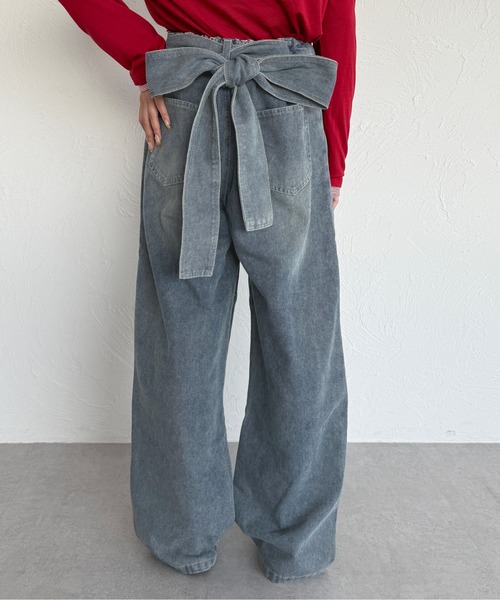 kutir(クティール)の「2wayバックリボンカーブデニムパンツ(デニムパンツ・レディース・ブルー/ブラック・SMALL/MEDIUM/LARGE)」の1枚目の写真
