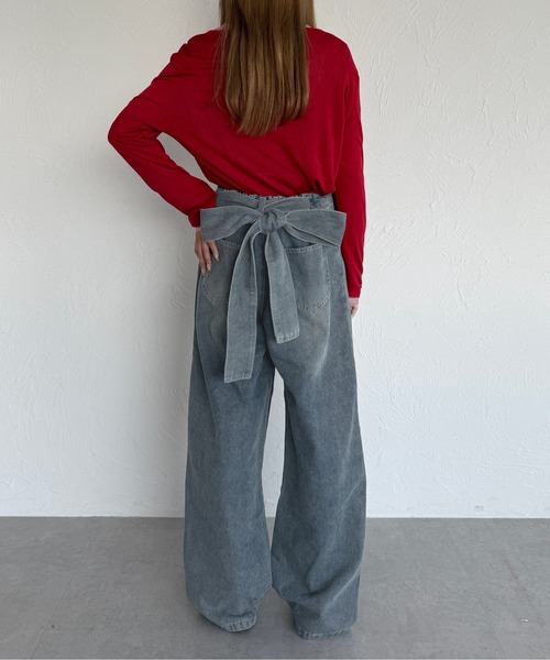 kutir(クティール)の「2wayバックリボンカーブデニムパンツ(デニムパンツ・レディース・ブルー/ブラック・SMALL/MEDIUM/LARGE)」の12枚目の写真