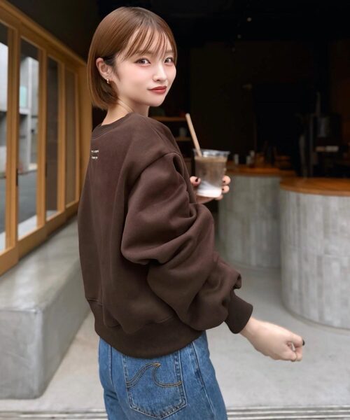 KOBE LETTUCE（コウベレタス）の「[ yuri.さんコラボ ] 選べる2丈裏起毛刺繍入りスウェットトップス（スウェット・レディース・ピンク系/ネイビー/ブラウン系/グレー/ネイビー系/グレー系/ピンク/ブラウン・M1/M）」の3枚目の写真