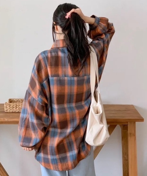 FUNdaysion(ファンデイション)の「ユニセックスチェック柄シャツ(シャツ/ブラウス・レディース・オレンジ/グリーン/ブルー・M)」の15枚目の写真