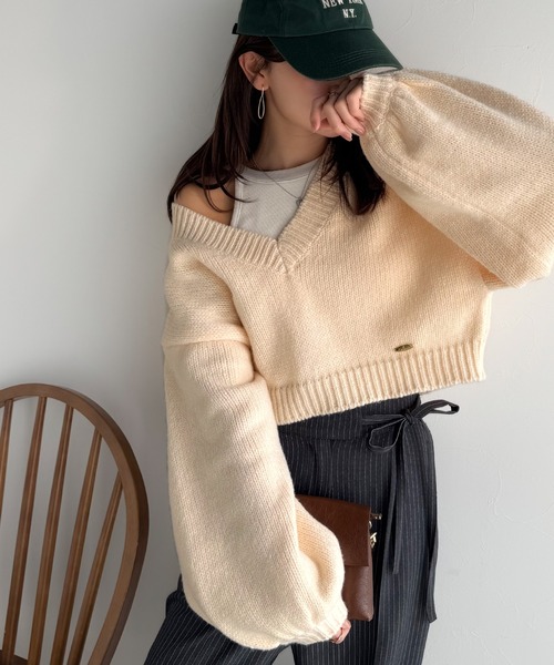 classicalelf(クラシカルエルフ)の「《AYA×クラシカルエルフコラボ》ふんわり可愛く、きらっと上品。プレート付きクロップドローゲージVネックニット(長袖)(ニット/セーター・レディース・ベージュ/アイボリー/ピンク・MEDIUM/SMALL/X-LARGE/LARGE)」の19枚目の写真
