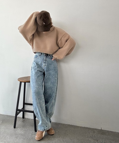 classicalelf(クラシカルエルフ)の「《AYA×クラシカルエルフコラボ》ふんわり可愛く、きらっと上品。プレート付きクロップドローゲージVネックニット(長袖)(ニット/セーター・レディース・ベージュ/アイボリー/ピンク・MEDIUM/SMALL/X-LARGE/LARGE)」の9枚目の写真