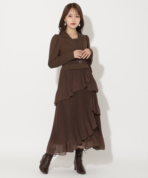 AND COUTURE(アンドクチュール)の「ジャケットレイヤードプリーツワンピース(ワンピース・レディース・ブラック/ブラウン/ベージュ/アイボリー/ピンク・FREE)」の4枚目の写真