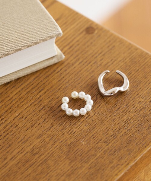 green label relaxing（グリーンレーベルリラクシング）の「【WEB限定】2本セット イヤーカフ（ホワイトパーツ）/ イヤカフ（イヤーカフ・レディース・ゴールド/シルバー・FREE）」の3枚目の写真