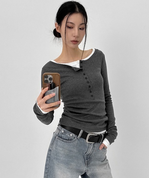 BLACKUP（ブラックアップ）の「[MADE] ケシルヘンリーネック長袖Tシャツ（Tシャツ/カットソー・レディース・ブラック/ホワイト/ネイビー/クリーム/チャコール・FREE）」の3枚目の写真
