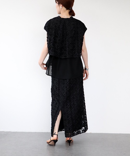 Jines(ジネス)の「フラワー刺繍タイトスカート(スカート・レディース・ホワイト/ブラック・38)」の18枚目の写真