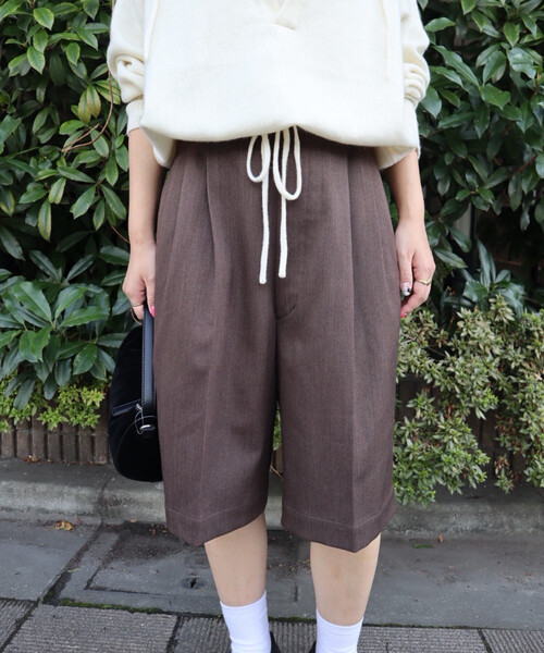 FREAK'S STORE(フリークスストア)の「2tack Shorts/ツータックショーツ(その他パンツ・レディース・チャコールグレー/ブラウン・SMALL/MEDIUM)」の5枚目の写真
