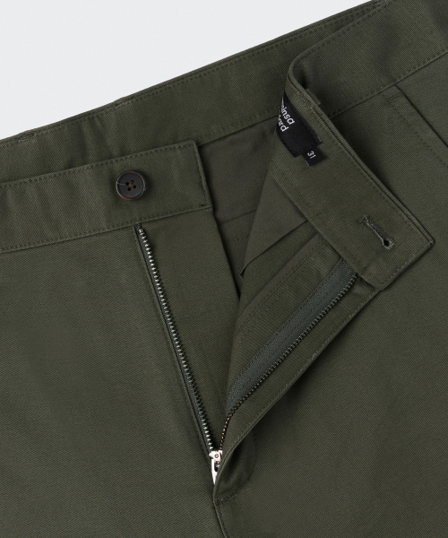 MUSINSA STANDARD（ムシンサスタンダード）の「ブラシドレギュラーフィットチノパンツ[カーキ]（その他パンツ・メンズ・その他・40/38/42/36/34/32/30/31/33/26/27/28/29）」の4枚目の写真