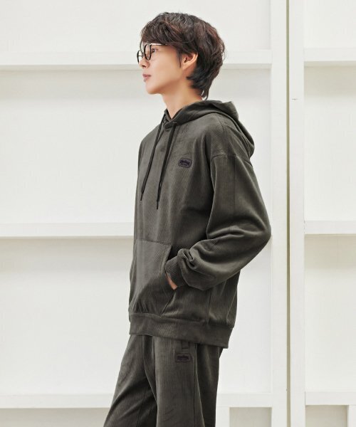 CHASECULT(チェイスカルト)の「男性 薄起毛 フードパーカー-CFRK5127D08(パーカー・メンズ・ブラウン・100/105/95)」の2枚目の写真
