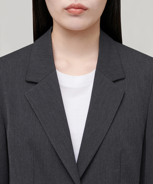 MUSINSA STANDARD WOMAN(ムシンサスタンダードウーマン)の「レディースベーシックブレザー【チャコールグレー】(テーラードジャケット・レディース・その他・SMALL/MEDIUM/LARGE/X-LARGE/X-SMALL)」の4枚目の写真