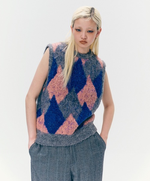 yuumiARIA（ユウミアリア）の「ARGYLE VEST アーガイルモヘアニット