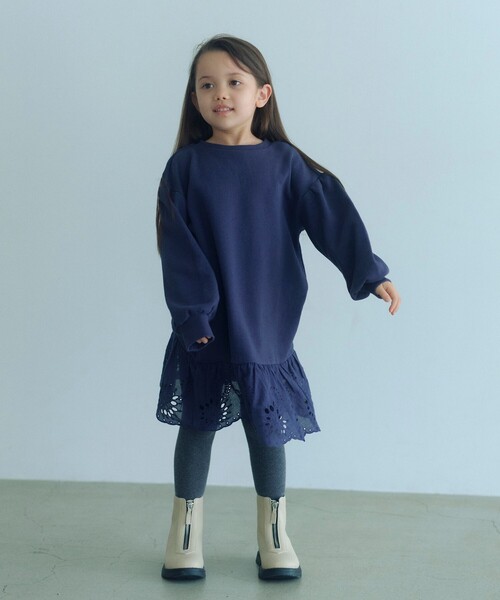 green label relaxing（グリーンレーベルリラクシング）の「裏毛ヘムレース ワンピース / キッズ  100cm-160cm（ワンピース・キッズ・ネイビー/ナチュラル・140cm/130cm/160cm/110cm/150cm/120cm/100cm）」の2枚目の写真