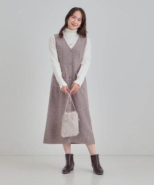 SHOO・LA・RUE（シューラルー）の「ラメ入りファーが目を惹く ミニショルダーバッグ（ショルダーバッグ・レディース・アイボリー/ブラック/グレー/ナチュラル/ブルー・00）」の13枚目の写真