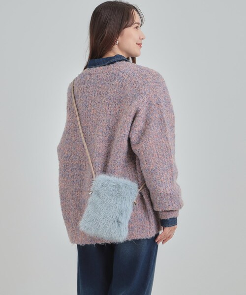 SHOO・LA・RUE（シューラルー）の「ラメ入りファーが目を惹く ミニショルダーバッグ（ショルダーバッグ・レディース・アイボリー/ブラック/グレー/ナチュラル/ブルー・00）」の14枚目の写真