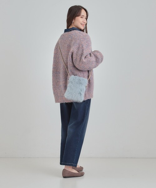 SHOO・LA・RUE（シューラルー）の「ラメ入りファーが目を惹く ミニショルダーバッグ（ショルダーバッグ・レディース・アイボリー/ブラック/グレー/ナチュラル/ブルー・00）」の15枚目の写真