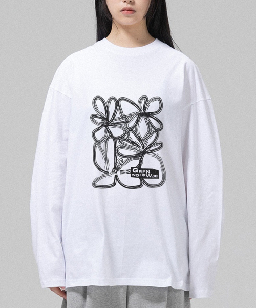 GRANFINNY（グランフィニ）の「ラインフラワーオーバーサイズロングスリーブ-ホワイト（Tシャツ/カットソー・レディース・ホワイト・MEDIUM/LARGE/X-LARGE）」の3枚目の写真