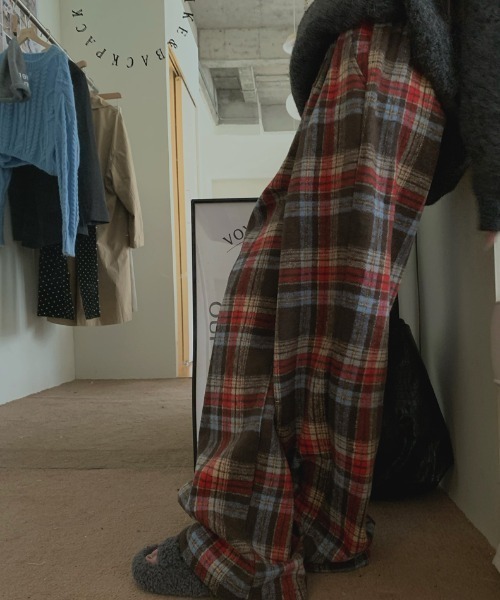 FAVORITO(ファヴォリート)の「チェック柄ワイドパンツ(その他パンツ・レディース・レッド・M/L)」の4枚目の写真