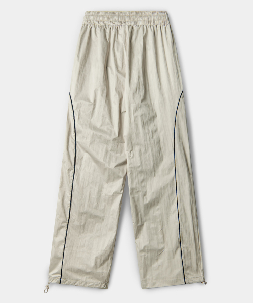 SOME PLACE（サムプレイス）の「パイピングライントレーニングワイドストリングジョガーパンツ[ベージュ]（スウェットパンツ・レディース・Beige・FREE）」の3枚目の写真