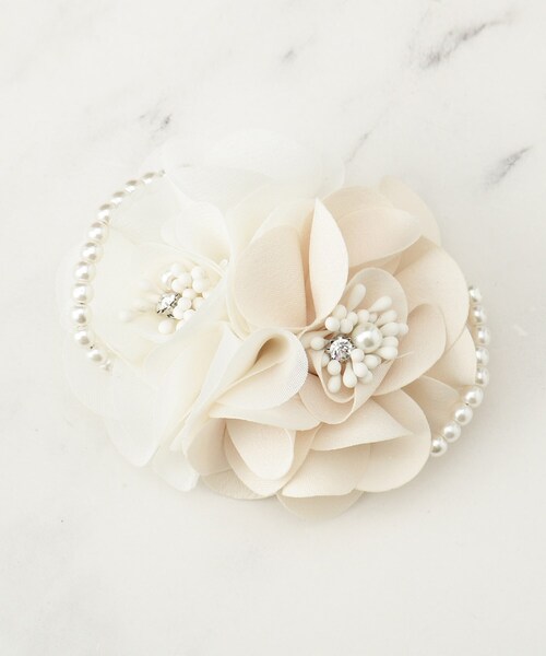 SHOO・LA・RUE（シューラルー）の「【セレモニー】上品に彩る ダブルフラワーコサージュ（ブローチ/コサージュ・レディース・グレー/ピンク系/ライトベージュ・00）」の3枚目の写真