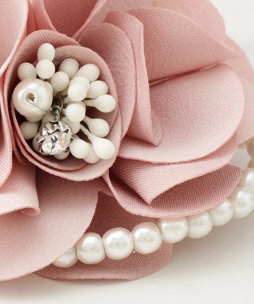 SHOO・LA・RUE（シューラルー）の「【セレモニー】上品に彩る ダブルフラワーコサージュ（ブローチ/コサージュ・レディース・グレー/ピンク系/ライトベージュ・00）」の7枚目の写真