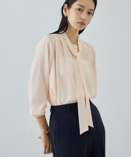 ROPE'(ロペ)の「ボウタイブラウス/イージーケア・26SS(シャツ/ブラウス・レディース・ベージュ/ホワイト・FREE)」の6枚目の写真