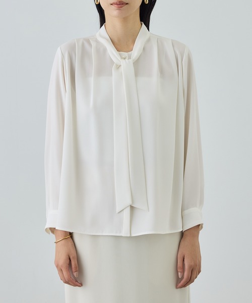 ROPE'(ロペ)の「ボウタイブラウス/イージーケア・26SS(シャツ/ブラウス・レディース・ベージュ/ホワイト・FREE)」の9枚目の写真