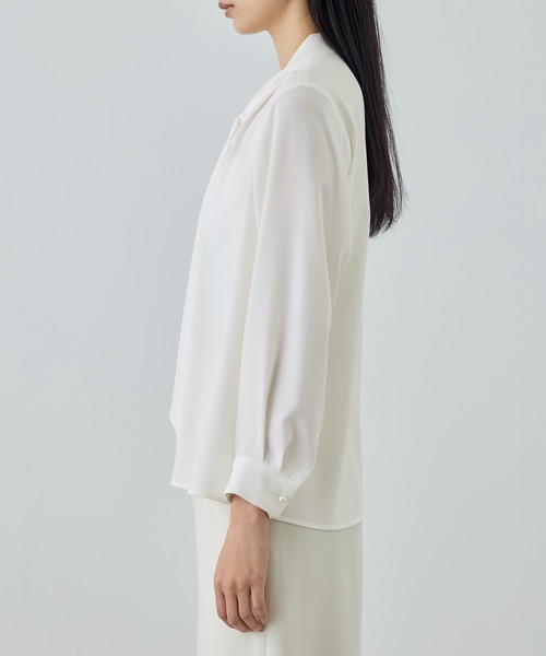 ROPE'(ロペ)の「ボウタイブラウス/イージーケア・26SS(シャツ/ブラウス・レディース・ベージュ/ホワイト・FREE)」の10枚目の写真