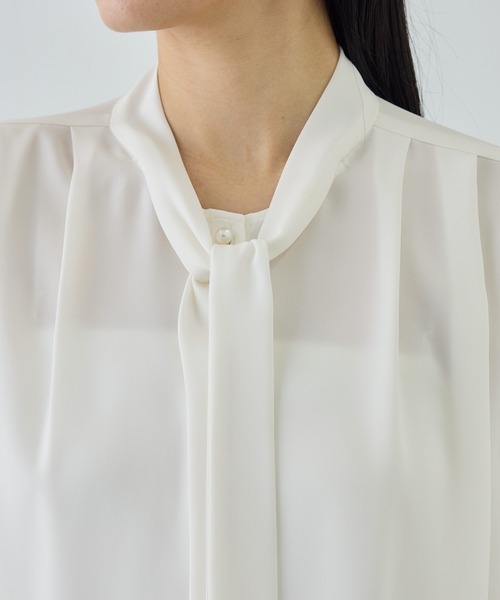 ROPE'(ロペ)の「ボウタイブラウス/イージーケア・26SS(シャツ/ブラウス・レディース・ベージュ/ホワイト・FREE)」の12枚目の写真