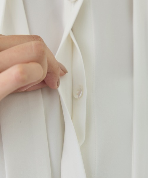 ROPE'(ロペ)の「ボウタイブラウス/イージーケア・26SS(シャツ/ブラウス・レディース・ベージュ/ホワイト・FREE)」の13枚目の写真