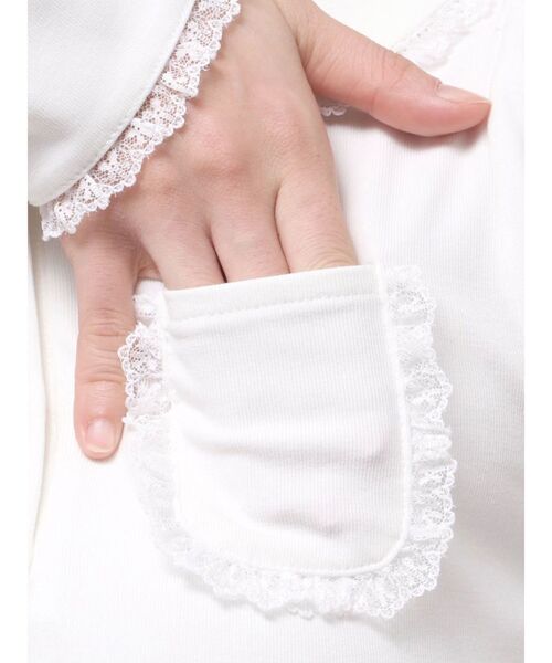 merry jenny（メリージェニー）の「frilly polo tops（ポロシャツ・レディース・グレー/オフホワイト/ピンク・FREE）」の9枚目の写真