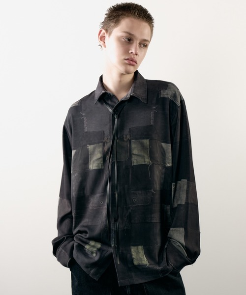 AIVER（アイバー）の「AIVER　トロンプルイユボロ転写シャツ（シャツ/ブラウス・メンズ・ブラック・LARGE/MEDIUM/SMALL）」の3枚目の写真