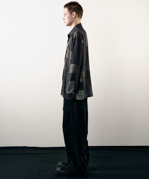 AIVER（アイバー）の「AIVER　トロンプルイユボロ転写シャツ（シャツ/ブラウス・メンズ・ブラック・LARGE/MEDIUM/SMALL）」の7枚目の写真