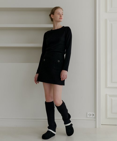 YUPPE(ヨッペ)の「WOOL BOUCLE SKIRT_BLACK(スカート・レディース・その他・SMALL/MEDIUM)」の2枚目の写真
