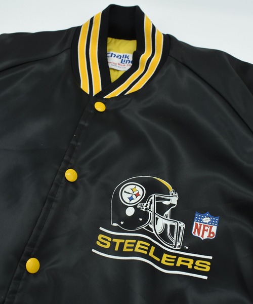 NBA/NFL/NHL/MLB(エヌビーエーエヌエフエルエヌエイチエルエムエルビー)の「【USED】90’s Chalk Line “NFL Pittsburgh Steelers” ナイロン アワードジャケット(スタジャン・メンズ・ブラック・X-LARGE)」の2枚目の写真