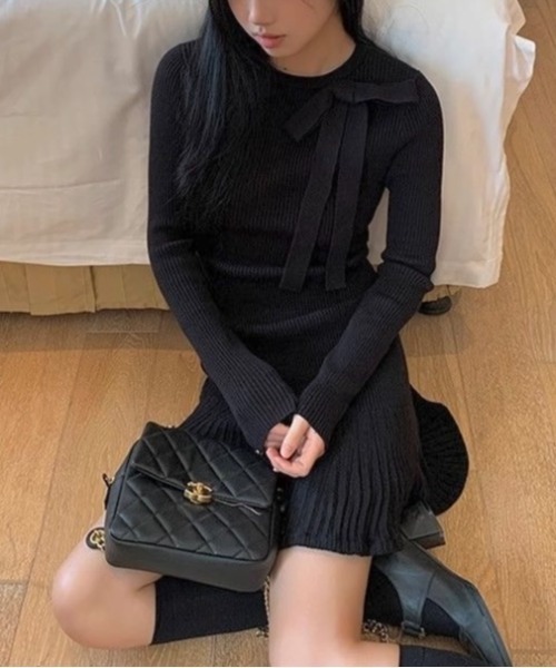 LADY LIKE(レディライク)の「胸リボンミニ丈ニットワンピース(ワンピース・レディース・ネイビー/ダークベージュ/ブラック/グレー・M)」の14枚目の写真