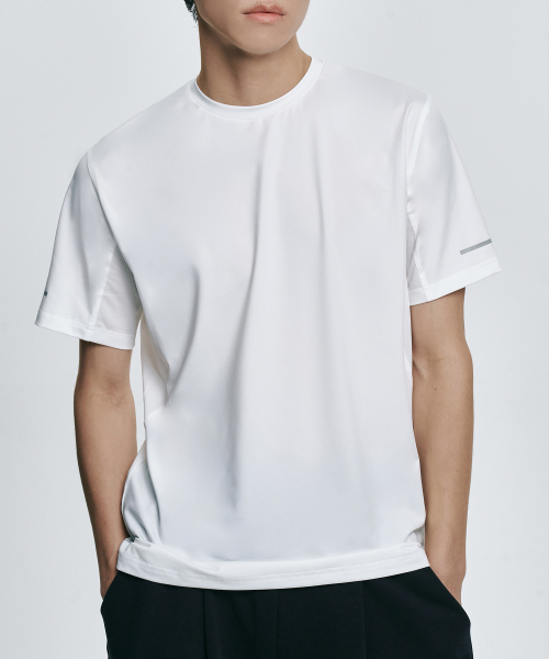 ATEZ（アテズ）の「AERO ライトショートスリーブ [ホワイト]（Tシャツ/カットソー・レディース・その他・SMALL/MEDIUM/LARGE/X-LARGE/XX-LARGE）」の4枚目の写真
