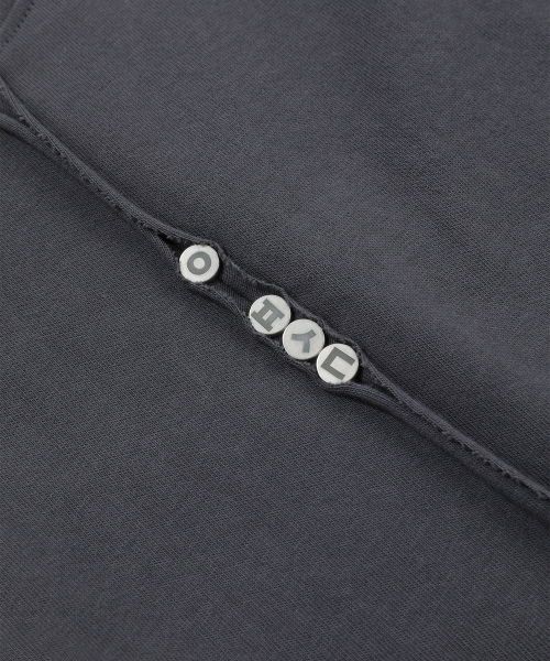 EPISODE UNTITLED（エピソードアンタイトルド）の「POINT SNAP OPEN CUT  T-SHIRT_GRAY（Tシャツ/カットソー・レディース・その他・1）」の5枚目の写真