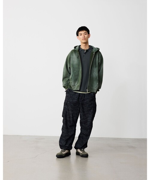 BEAMS（ビームス）の「ショート リブ ポロシャツ【ワイドショートフィット】（ポロシャツ・メンズ・チャコールグレー/ブラウン・XL/L/M/S）」の3枚目の写真