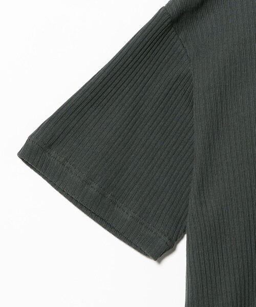 BEAMS（ビームス）の「ショート リブ ポロシャツ【ワイドショートフィット】（ポロシャツ・メンズ・チャコールグレー/ブラウン・XL/L/M/S）」の17枚目の写真