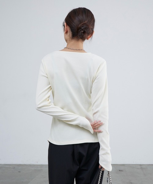 Lui's（ルイス）の「リブ切替デザイントップス（Tシャツ/カットソー・レディース・ホワイト/ブラウン/ブラック/グレー・FREE）」の6枚目の写真