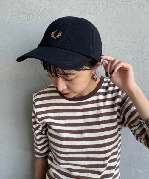 FRED PERRY（フレッドペリー）の「[FRED PERRY/フレッドペリー] ワンポイントロゴ刺繍キャップ（キャップ・レディース・ブラック/ナチュラル/ネイビー・ONE SIZE）」の5枚目の写真