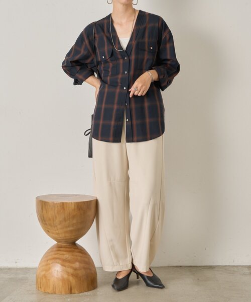 Jena espace merveilleux（ジェナ　エスパスメルヴェイユ）の「【好評につき再入荷！】オンブレーチェックダブルシャツ（シャツ/ブラウス・レディース・オフホワイト/ネイビー・FREE）」の18枚目の写真