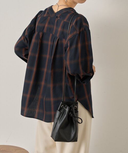 Jena espace merveilleux（ジェナ　エスパスメルヴェイユ）の「【好評につき再入荷！】オンブレーチェックダブルシャツ（シャツ/ブラウス・レディース・オフホワイト/ネイビー・FREE）」の13枚目の写真