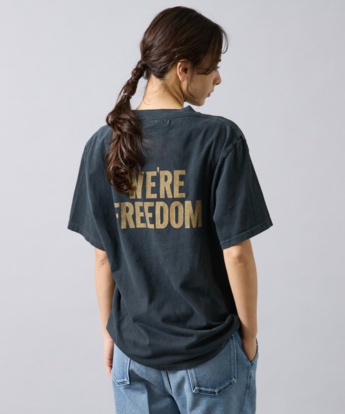 REMI RELIEF（レミレリーフ）の「【REMI RELIEF / レミ レリーフ】  HARD SP加工 20/- 天竺 レギュラーTシャツ（FREEDOM）バックプリント/RN30389147／ユニセックス（Tシャツ/カットソー・メンズ・オフホワイト/ブラック・M/L/XL）」の2枚目の写真