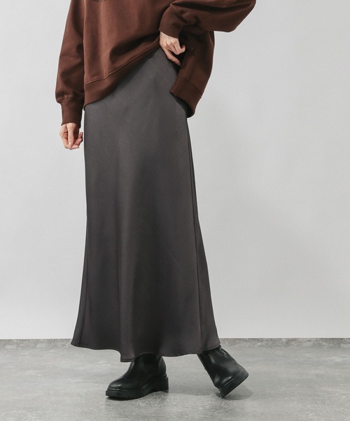 GLOBAL WORK(グローバルワーク)の「※サテンストレッチフレアスカート/634549(スカート・レディース・ダークブラウン/グレー系その他/チャコールグレー/その他・SHORT/REGULAR)」の5枚目の写真