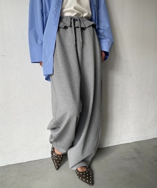 AIC.(エーアイシー)の「フリルデザインスウェットバレルパンツ(スウェットパンツ・レディース・ライトグレー/グレー・FREE)」の8枚目の写真