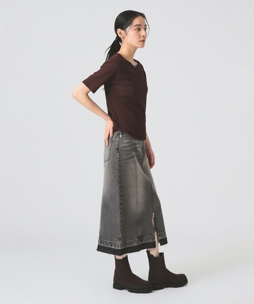 Ray BEAMS（レイビームス）の「バックスリット カーブ ヘムTシャツ（Tシャツ/カットソー・レディース・ブラウン/ブルー/オフホワイト・ONE SIZE）」の12枚目の写真