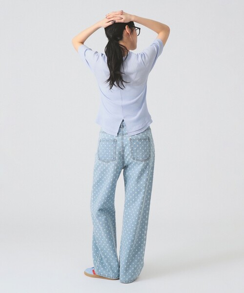 Ray BEAMS（レイビームス）の「バックスリット カーブ ヘムTシャツ（Tシャツ/カットソー・レディース・ブラウン/ブルー/オフホワイト・ONE SIZE）」の18枚目の写真