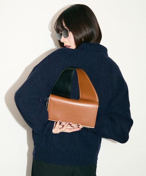 TONER（トナー）の「バイカラーブロックハンドルバッグ/ロゴプレート付き（ハンドバッグ・レディース・ブラック/ブラウン・FREE）」の2枚目の写真