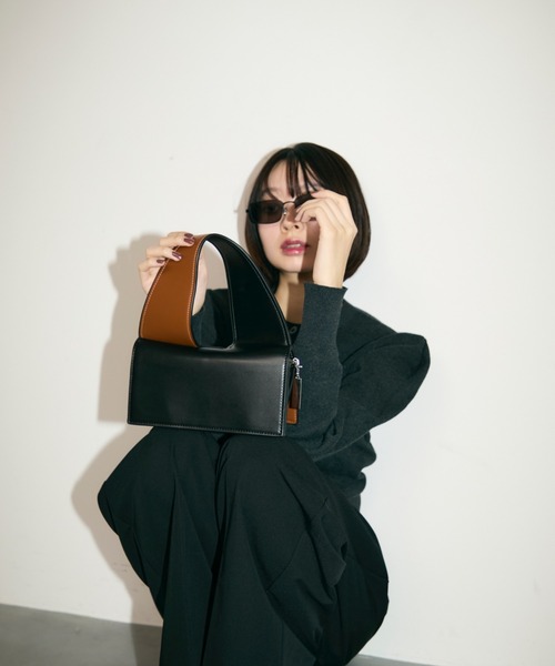 TONER（トナー）の「バイカラーブロックハンドルバッグ/ロゴプレート付き（ハンドバッグ・レディース・ブラック/ブラウン・FREE）」の7枚目の写真